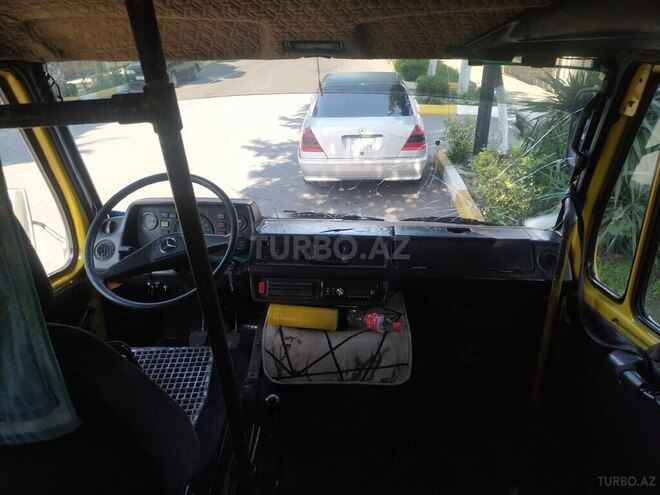 Mercedes 208 D 1994, 250,000 km - 2.3 l - Zaqatala
