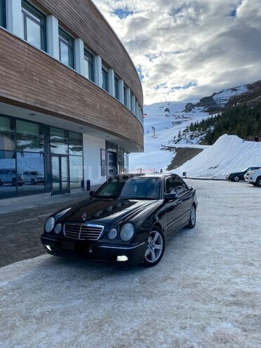 Mercedes E 240 2000, 280,000 km - 2.4 л - Quba