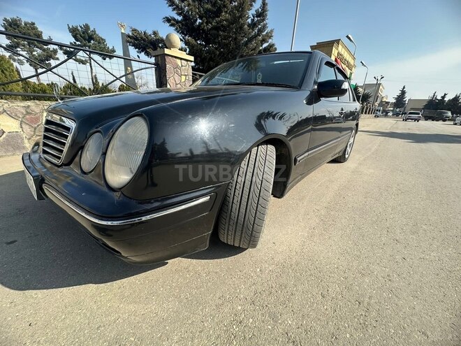 Mercedes E 240 2000, 280,000 km - 2.4 л - Quba