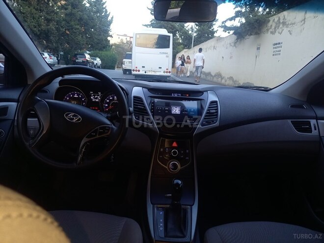 Hyundai Elantra 2015, 197,576 km - 1.8 l - Bakı