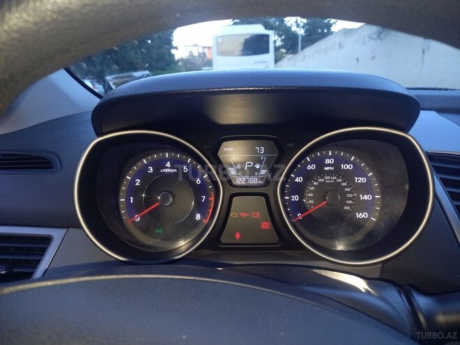Hyundai Elantra 2015, 197,576 km - 1.8 l - Bakı