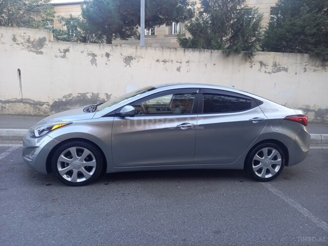 Hyundai Elantra 2015, 197,576 km - 1.8 l - Bakı