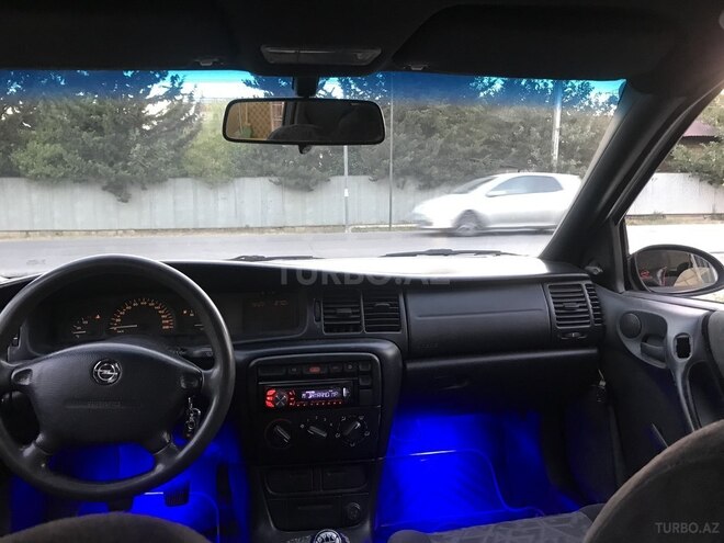 Opel Vectra 1998, 23,685 km - 1.6 l - Masallı