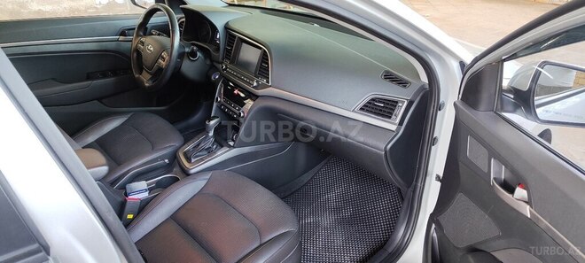 Hyundai Elantra 2016, 164,000 km - 1.6 l - Sabirabad