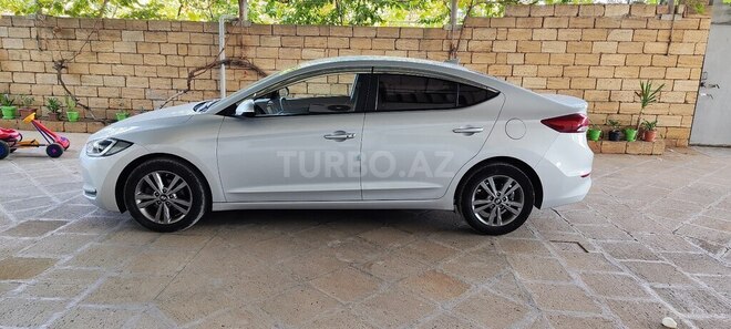 Hyundai Elantra 2016, 164,000 km - 1.6 l - Sabirabad