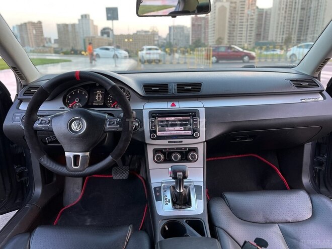Volkswagen Passat 2010, 330,000 km - 2.0 л - Bakı