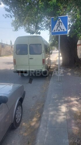 Mercedes 208 D 1994, 365,000 km - 2.3 л - Şirvan