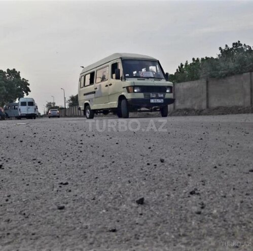 Mercedes 208 D 1994, 365,000 km - 2.3 л - Şirvan