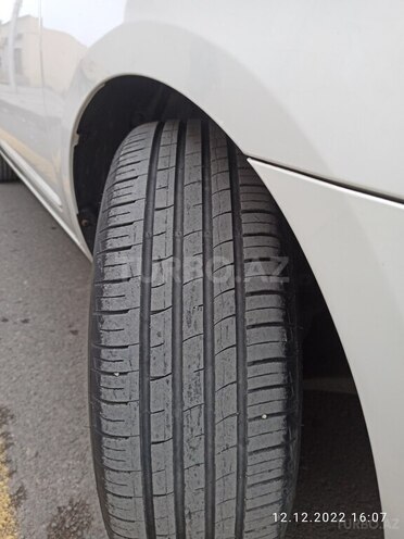 Kia Carens 2008, 259,000 km - 2.0 л - Yevlax