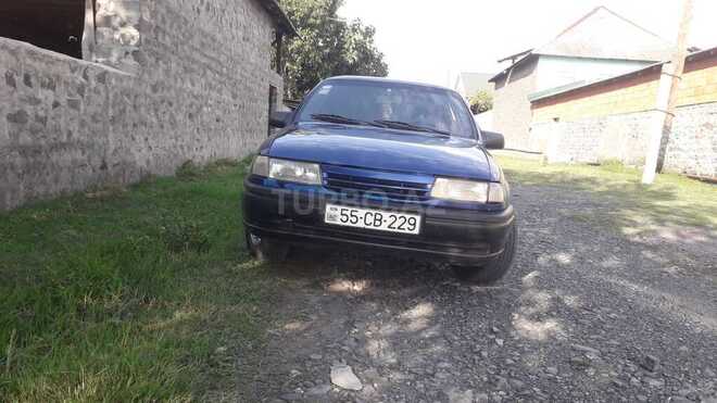 Opel Astra 1993, 150,000 km - 1.8 l - Zaqatala