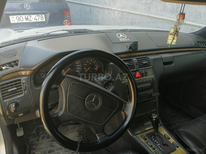 Mercedes E 230 1997, 220,000 km - 2.3 л - Göyçay