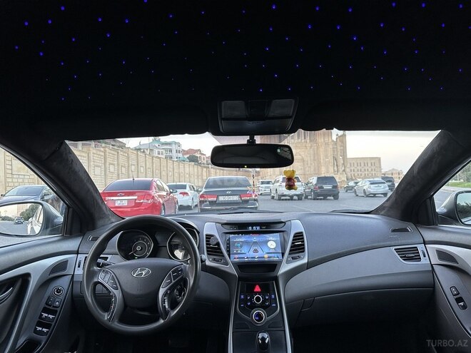 Hyundai Elantra 2015, 284,682 km - 1.8 l - Bakı