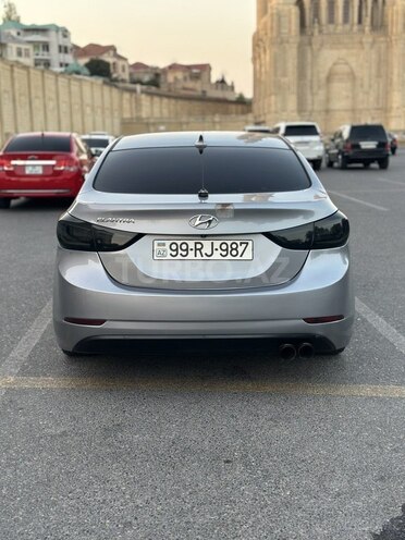 Hyundai Elantra 2015, 284,682 km - 1.8 l - Bakı