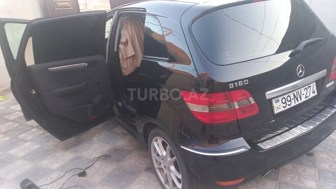 Mercedes B 180 2010, 166,880 km - 1.7 l - Bakı