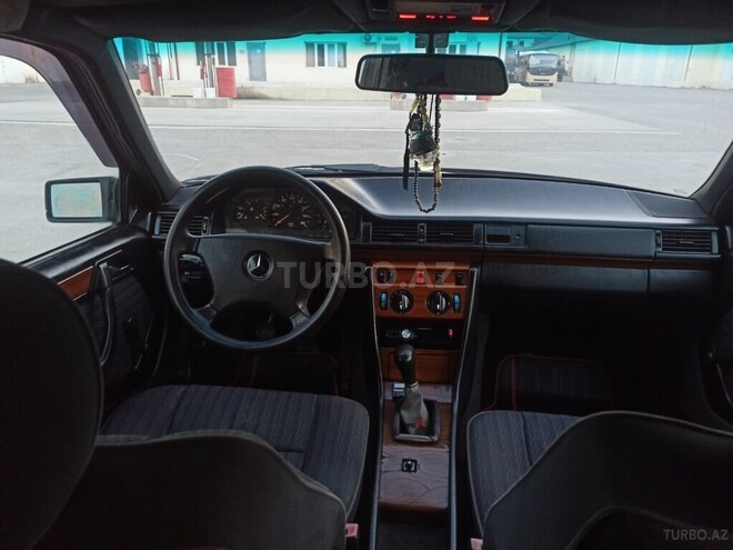 Mercedes E 200 1991, 324,800 km - 2.0 л - Bakı