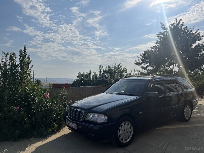 Mercedes C 220 2001, 418,781 km - 2.2 l - Şamaxı