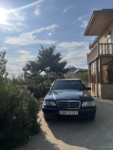Mercedes C 220 2001, 418,781 km - 2.2 l - Şamaxı