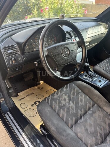 Mercedes C 220 2001, 418,781 km - 2.2 l - Şamaxı