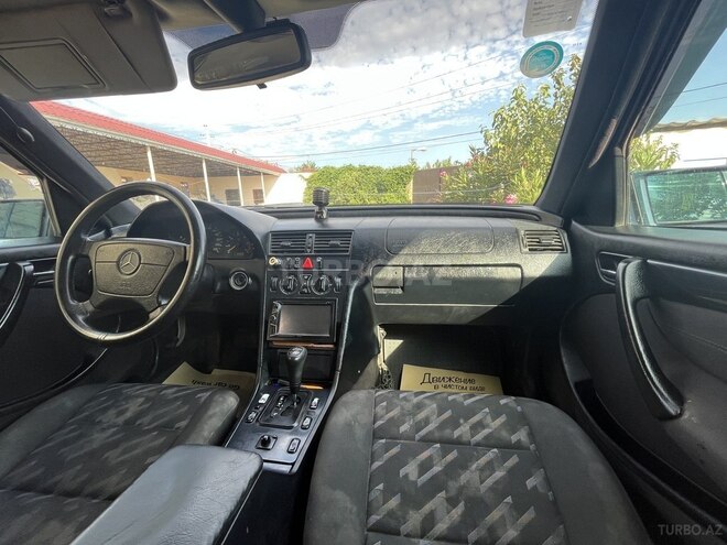 Mercedes C 220 2001, 418,781 km - 2.2 l - Şamaxı