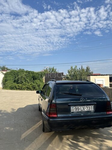 Mercedes C 220 2001, 418,781 km - 2.2 l - Şamaxı