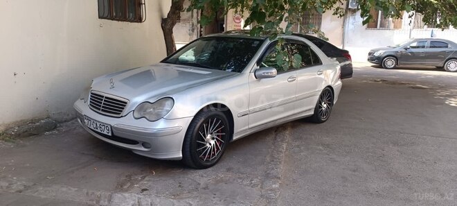 Mercedes C 220 2001, 370,000 km - 2.2 l - Bakı