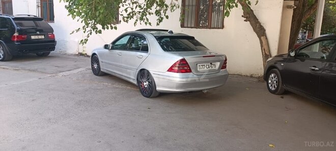 Mercedes C 220 2001, 370,000 km - 2.2 l - Bakı