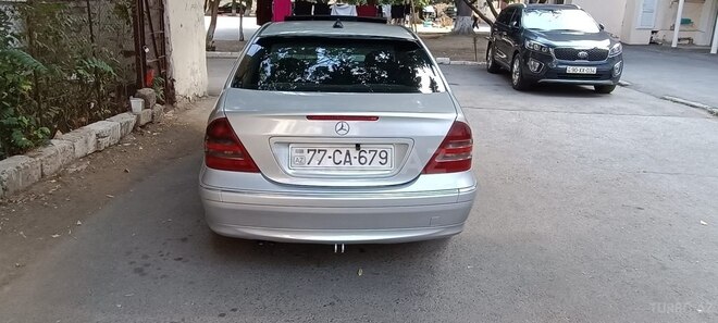 Mercedes C 220 2001, 370,000 km - 2.2 l - Bakı