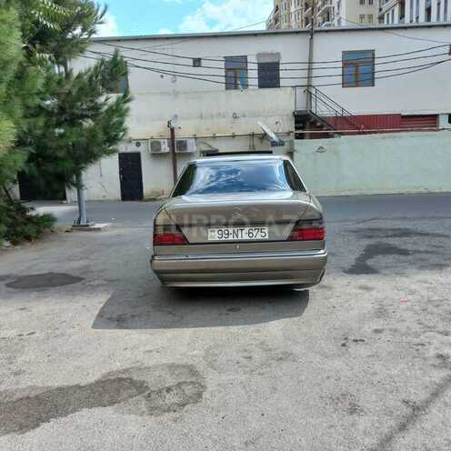 Mercedes E 230 1988, 278,000 km - 2.0 l - Bakı