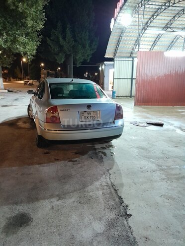 Volkswagen Passat 2003, 275,000 km - 1.8 л - Lənkəran