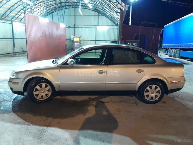 Volkswagen Passat 2003, 275,000 km - 1.8 л - Lənkəran