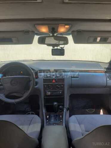Mercedes E 230 1995, 270,000 km - 2.3 l - Gəncə