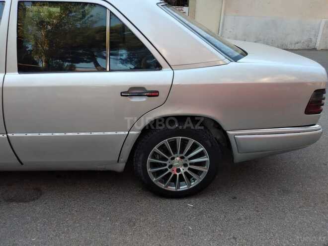 Mercedes E 250 1994, 397,500 km - 2.5 l - Bakı