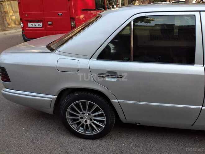 Mercedes E 250 1994, 397,500 km - 2.5 l - Bakı
