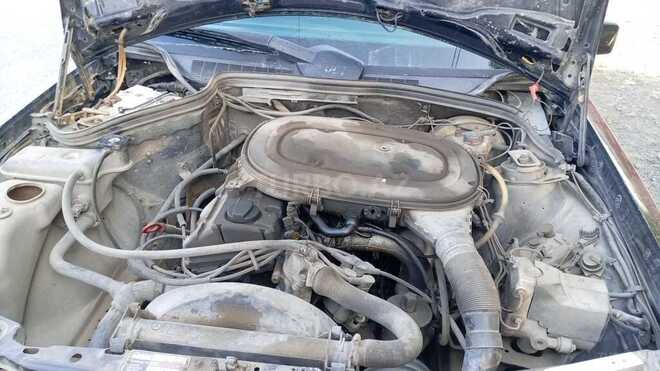 Mercedes 190 1991, 300,000 km - 2.0 l - Qax