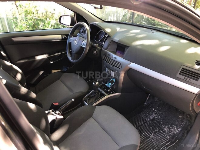 Opel Astra 2005, 197,800 km - 1.4 л - Qusar
