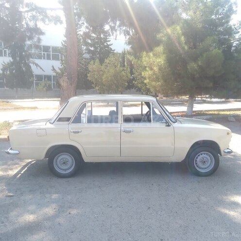 LADA (VAZ) 21011 1984, 47,589 km - 1.5 л - Salyan