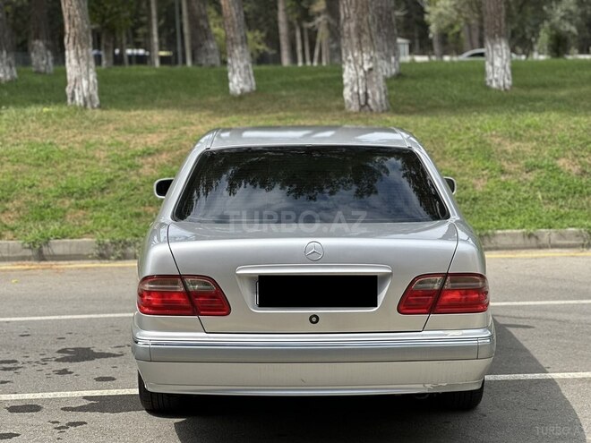 Mercedes E 240 2001, 267,000 km - 2.4 l - Sumqayıt