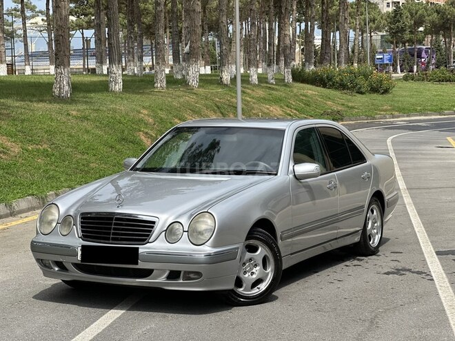 Mercedes E 240 2001, 267,000 km - 2.4 l - Sumqayıt