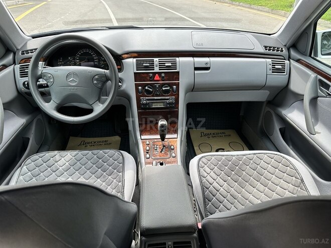 Mercedes E 240 2001, 267,000 km - 2.4 l - Sumqayıt
