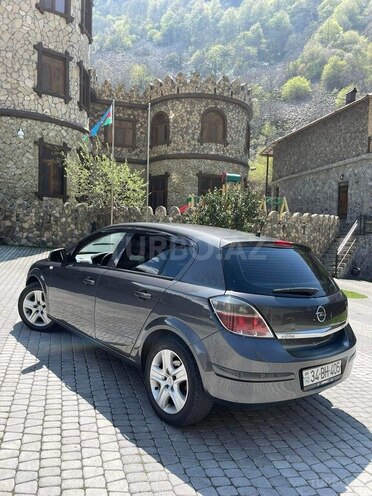 Opel Astra 2009, 140,000 km - 1.4 л - Qax