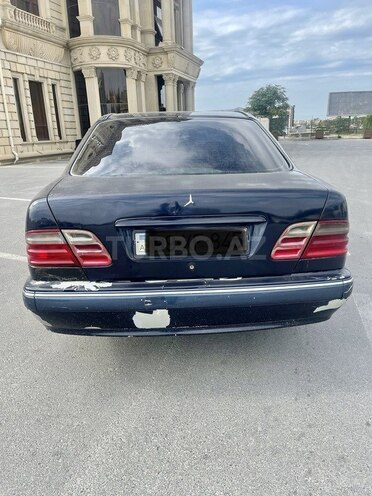Mercedes E 220 2001, 254,300 km - 2.2 л - Bakı