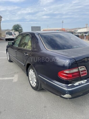 Mercedes E 220 2001, 254,300 km - 2.2 л - Bakı