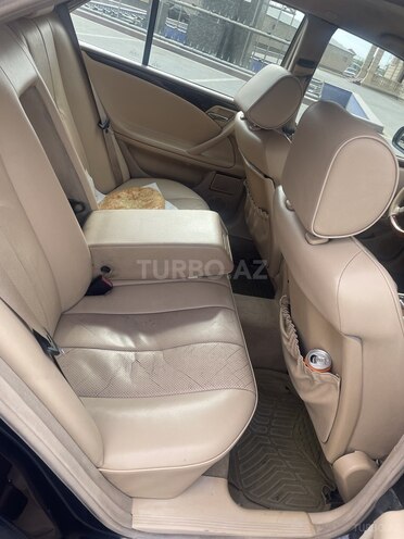 Mercedes E 220 2001, 254,300 km - 2.2 л - Bakı