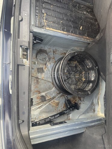Mercedes E 220 2001, 254,300 km - 2.2 л - Bakı