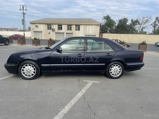 Mercedes E 220 2001, 254,300 km - 2.2 л - Bakı