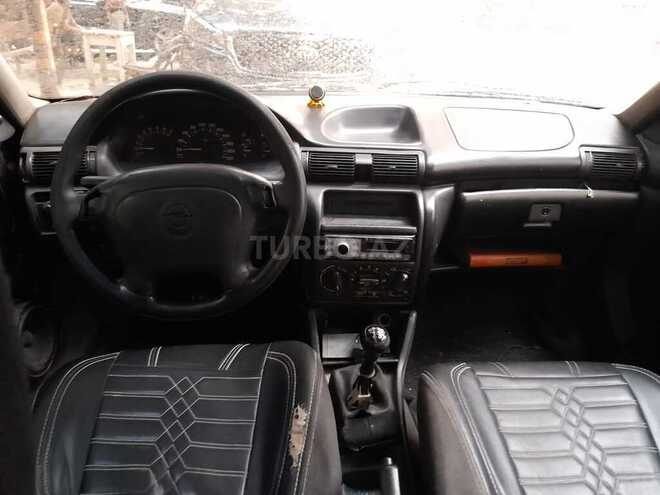 Opel Astra 1995, 261,000 km - 1.6 l - Bakı