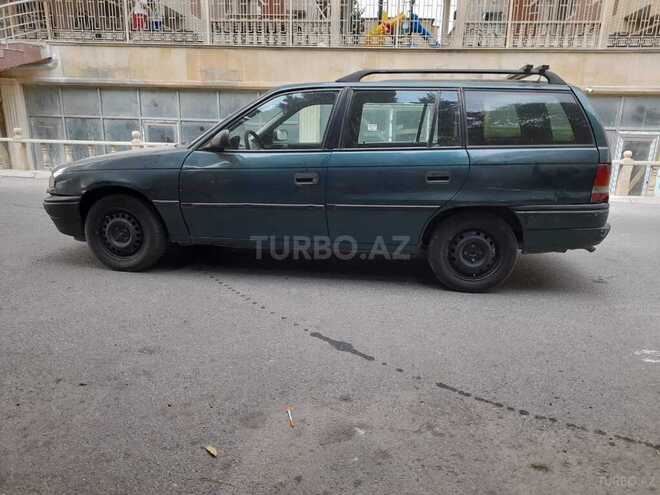 Opel Astra 1995, 261,000 km - 1.6 l - Bakı