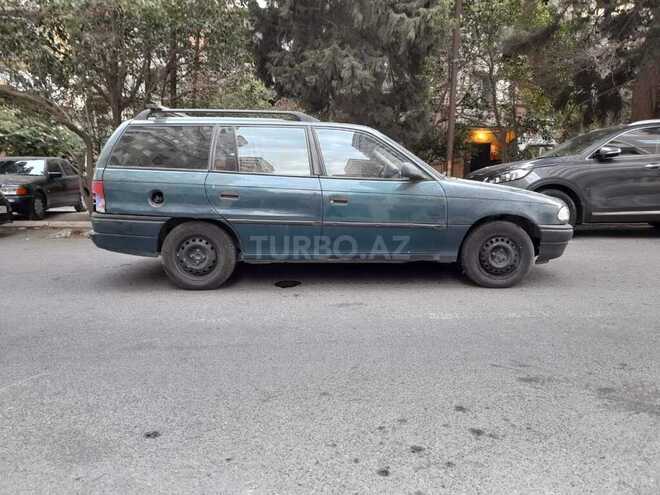 Opel Astra 1995, 261,000 km - 1.6 l - Bakı