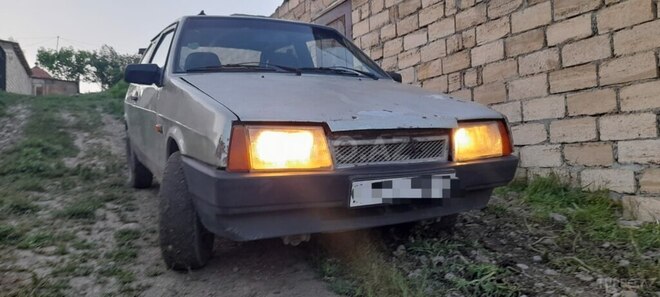 LADA (VAZ) 2108 1988, 228,633 km - 1.6 л - Quba