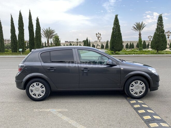 Opel Astra 2009, 200,000 km - 1.4 l - Gəncə